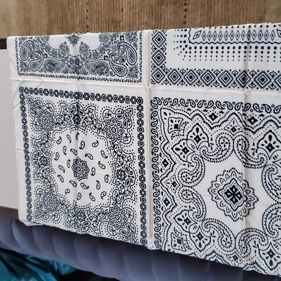 Head wrap/Scarf - Picture 3 of 7